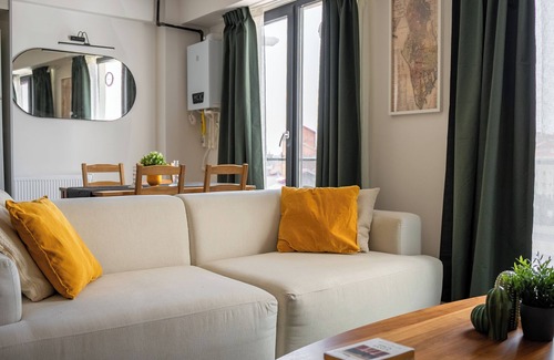 Kadikoy Apartment | 4B2 approved brand new terrace flat with AC in Center