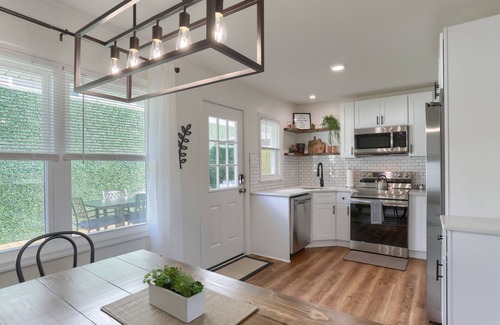 Hershey House | 4Bd/2ba home Sleeps 8 *Newly Renovated* 2 minutes to all Hershey attractions!