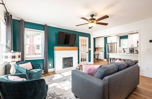 Rock Hill Other | 4bd/3bth Combined Cape Cod & Cottage | 5 Min to RH