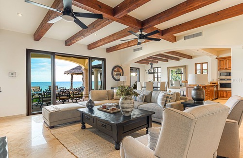 Buzzards House | 4BD Beachfront Villa with infinity pool and jacuzzi