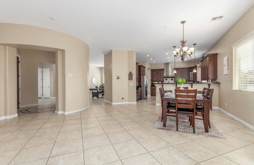 Canyon Trails South House | 4bd, King & Queen Beds, Private Pool, Full Kitchen, Infrared Sauna