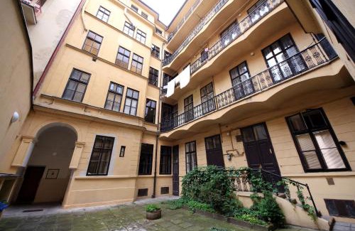 Josefov Apartment | 4BDR Old Town flat by Church of St Anne