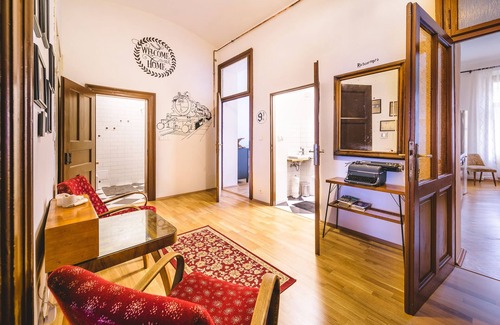 Vinohrady Apartment | 4BR + 2.5BATH Harry Potter's Huge Central Apt.