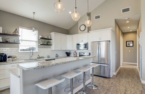 San Luis Beach House | 4br/4ba - Ocean Views - Pet Friendly - Sleeps 14