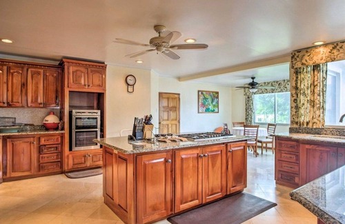 Rio Bueno House | 4br Beachfront Villa WiFi/Pool/Housekeeper/Cook