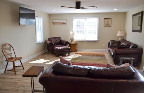 Davis House | 4BR Historic Home Private Dock Fishing