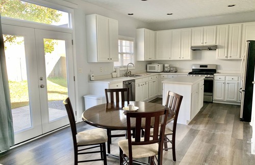 Norcross House | 4BR Home Near I-85/I-285 Ideal for Remote Work/Study