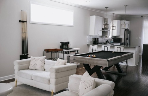 Belmont Cragin House | 4BR Home with Game Room: Chicago Leisure Escape