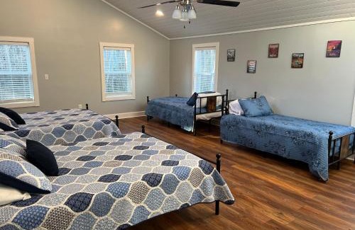 Kellysville House | 4BR Lodge on Wolf Creek - Fishing, Hiking, New River Fun and Hokie Weekends
