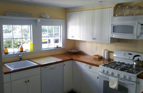 North Chatham House | 4BR+Loft Beautiful Chatham-Year Round-Sleeps up to 8 & 1 Mile to Town *Video*