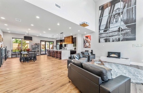 Huntington Beach House | 4BR Resort Near Beach/Disney; Pool is +$99/night