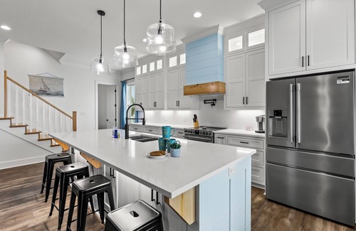 Galveston House | 4BR Seaside Escape | Ocean Views, Tiki Bar, Deck & Private Beach Access for Up to 12 Guests