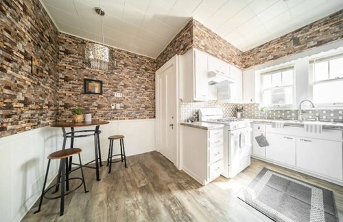 Highland Square House | 4BR Sleeps 10 in Highland Square, Pets ok! Akron