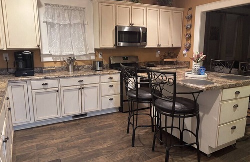 Spartanburg House | 4BR Spartanburg Getaway | Porch + Full Kitchen