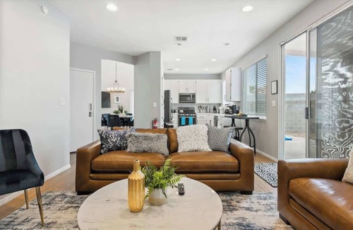 Foothills House | 4BR Vegas Home w/NEW Pool & Spa! Oasis of Luxury