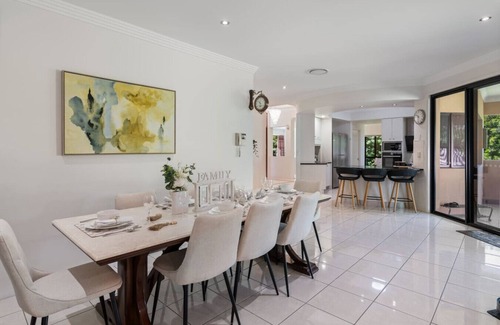 Parkinson House | 4BSpacious Cozy Family Entertained home @Parkinson
