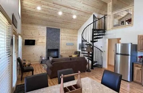 Red River Cabin | 4K River Ranch River Cabin 2 Sleeps 6