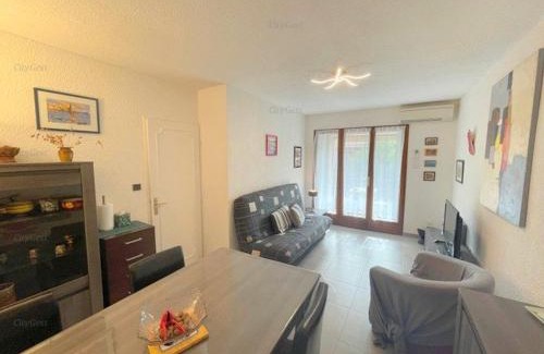 Collioure Apartment | 4PA109 Appartement F2 résidence avec piscine parking et cours de tennis