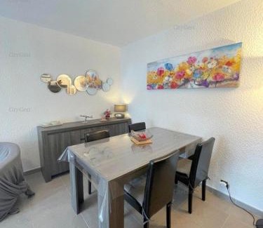 Collioure Apartment | 4PA109 Appartement F2 résidence avec piscine parking et cours de tennis