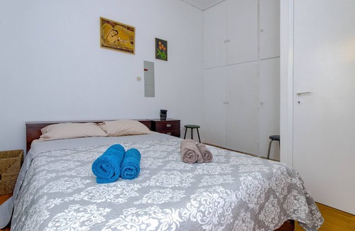 Nea Ionia Apartment | 4u apartment athens! 2 min walk pefkakia metro athens center