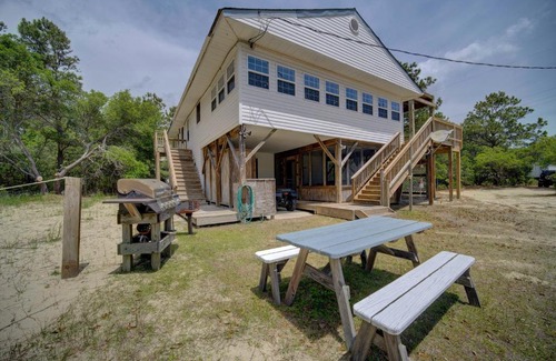 Carova Beach House | 4x2330, Wild Horse Landing- Oceanside, Wild Horses, 4x4 area