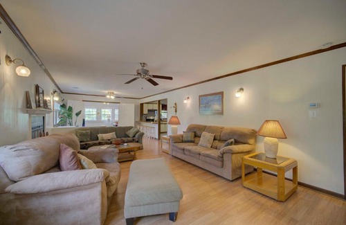 Carova Beach House | 4x2330, Wild Horse Landing- Oceanside, Wild Horses, 4x4 area