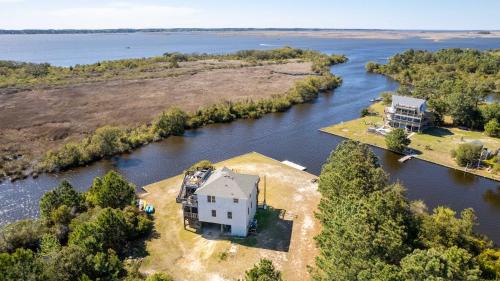 Carova Beach House | 4x535, The 4x4-Leaf Clover- Soundside, Canal Front! Water views!