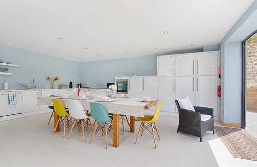 Challaborough Cottage | 5 BEACHDOWN, pet friendly, luxury holiday cottage in Challaborough