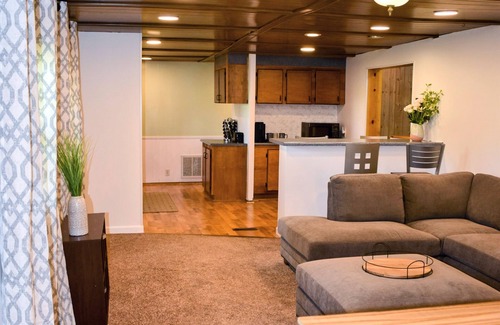 Fairlawn House | 5 Bed/4.5 Bath; Great for Large Groups! 20 Mins to VT