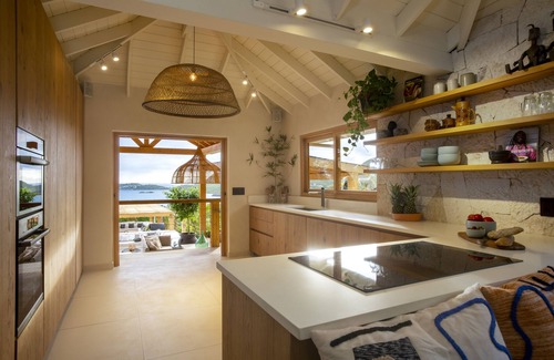 Falmouth Harbour Villa | 5 Bed, 5 Br, Gym, Pool, UV Sauna, Hot Tub, VIEWS! Close to Marinas