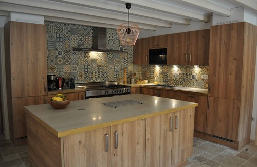 Fleac-sur-Seugne House | 5* bed and breakfast for up to 14 people with heated swimming pool