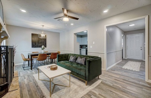 Oklahoma City House | 5 BED Beauty! Lake Hefner Hideaway