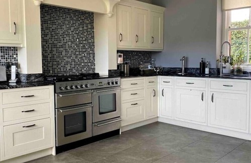 Fisherrow House | 5 bed Detached, Classic & Modern House With Garden Summer Room