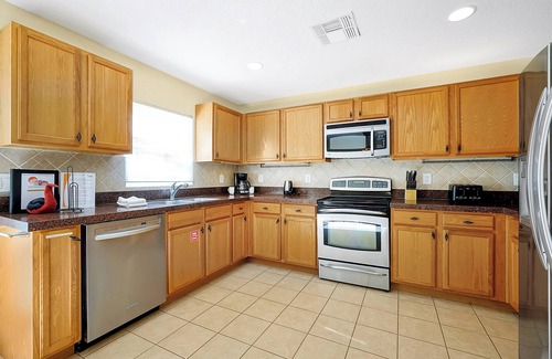 Lake Wilson Preserve House | ⛱ 5 Bed Lake Wilson - South Facing Pool - Overlooking Conservation and Woodland