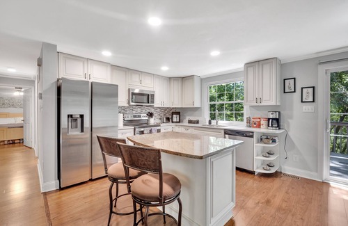 Charlotte House | 5 Bedroom 3 Full Bath 6 Bed Sleep 13