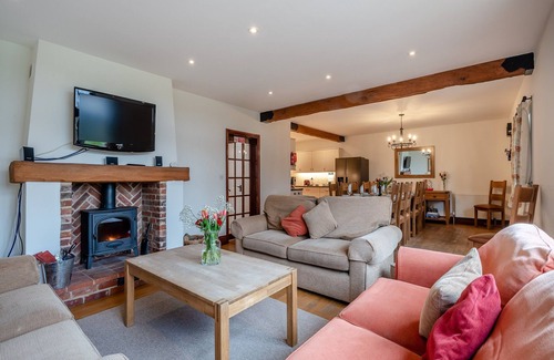 Sculthorpe Cottage | 5 bedroom accommodation in Sculthorpe, Fakenham