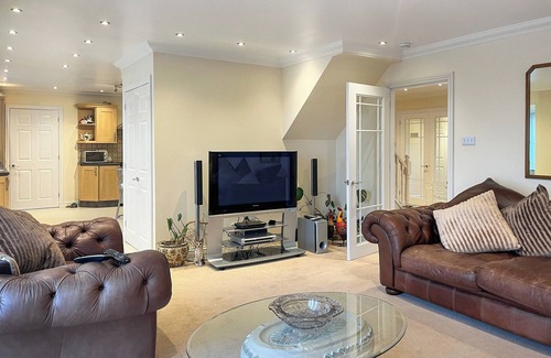 Montrose Cottage | 5 bedroom accommodation in Montrose