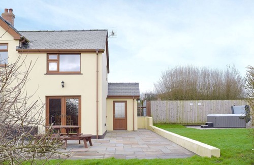 Kilgetty Cottage | 5 bedroom accommodation in Begelly, near Narberth