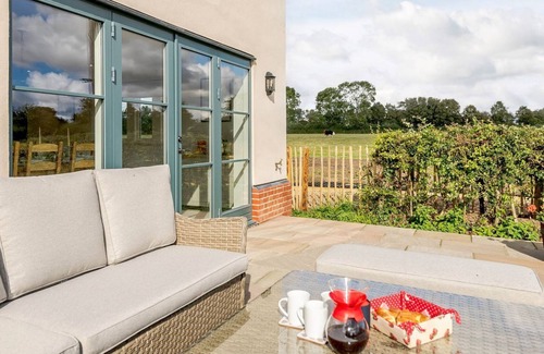 Hethel Cottage | 5 bedroom accommodation in Tivetshall St. Margaret, Norwich