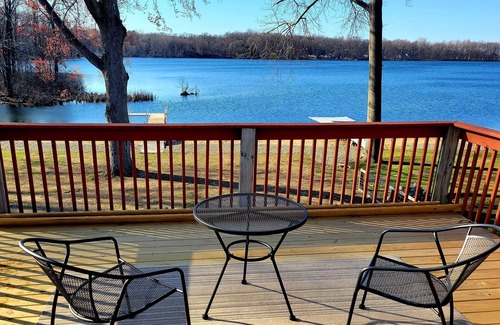 Scotts House | 5-Bedroom All-Sports Lake Retreat: Hot Tub, Wi-Fi, Fire Pit, Kayaks