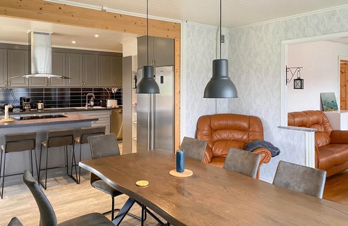 Växjö House | 5 bedroom amazing home in Tingsryd