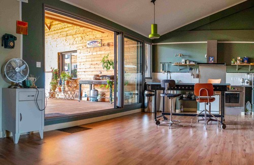 Centre Ville Bed & Breakfast | 5 Bedroom Bed & breakfast in Niort