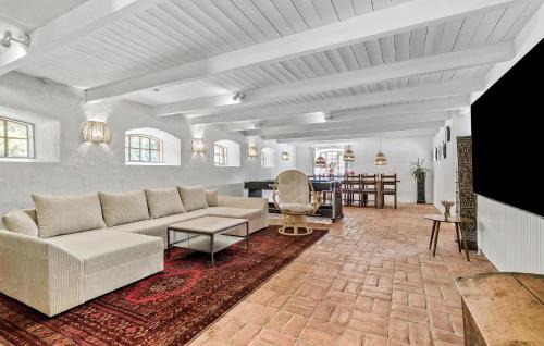 Ørsted House | 5 Bedroom Cozy Home In Ørsted