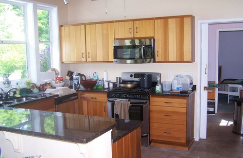 Saugerties House | 5 bedroom home, mountain views10 Acres, 65' swimming pool,separate pool house