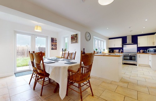 Epworth House | 5-Bedroom Home - Sleeps 16 - Ideal for Groups