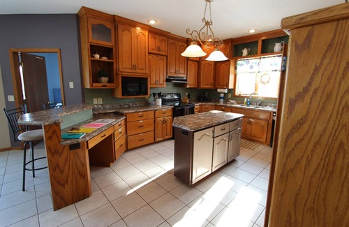 Hutchinson House | 5 bedroom home that sleeps 12 people