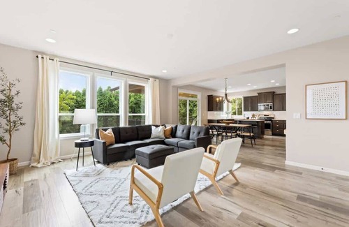Camas House | 5 Bedroom Home w/Guest Suite & Private Sauna
