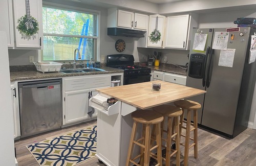 Appleton House | 5 Bedroom house great for EAA, NFL Draft and other events!