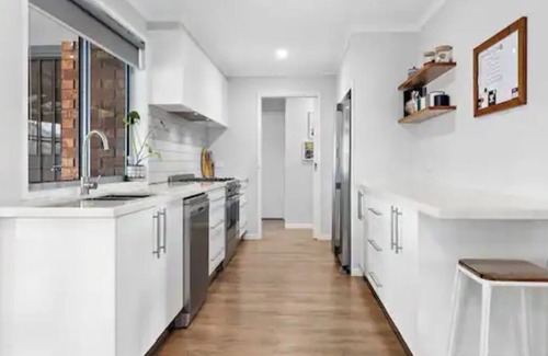 Rosebud House | 5 bedroom modern villa- sleeps 14 and has it all!