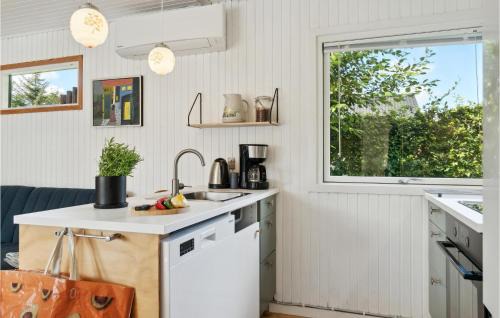 Haslevgarde House | 5 Bedroom Nice Home In Hadsund